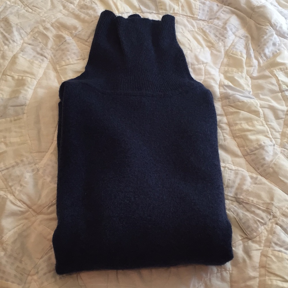 Women’s cashmere turtleneck sweater